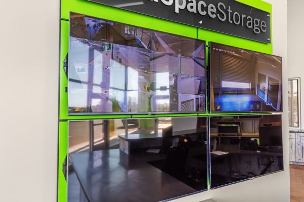 Extra Space Storage - 2059 - Phoenix - W. Greenway Rd - 3401 West Greenway Road