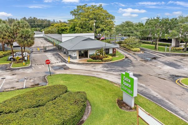 Extra Space Storage - 6001 - Davie - 5370 S University Dr - 5370 South University Drive