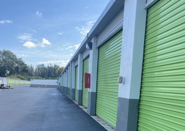 Extra Space Storage - 6001 - Davie - 5370 S University Dr - 5370 South University Drive