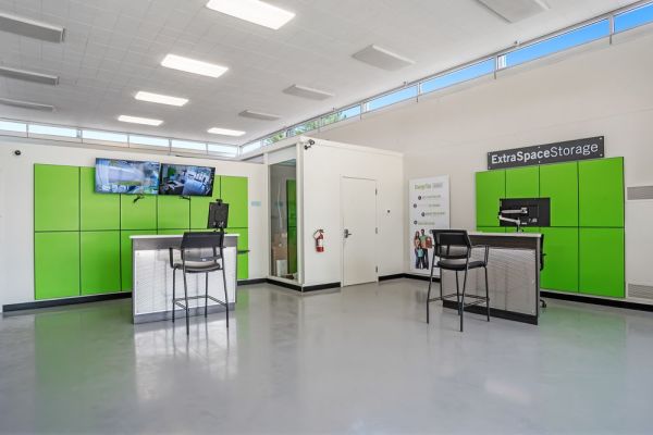 Extra Space Storage - 6027 - Enfield - Manning Rd - 53 Manning Road