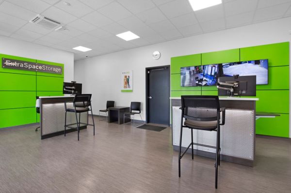 Extra Space Storage - 6033 - Meridian - Benchmark Way - 170 South Benchmark Way