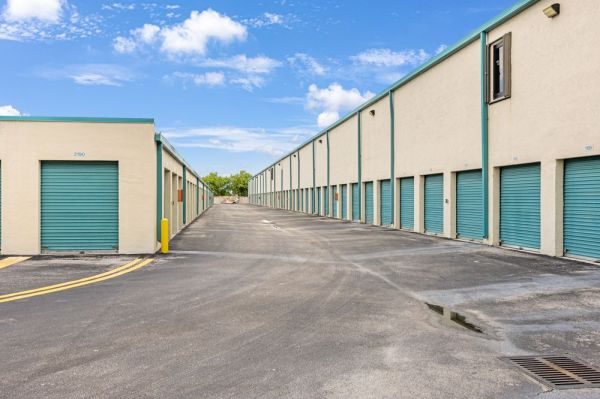 Extra Space Storage - 6040 - Pembroke Pines - 172nd Ave - 400 Northwest 172nd Avenue