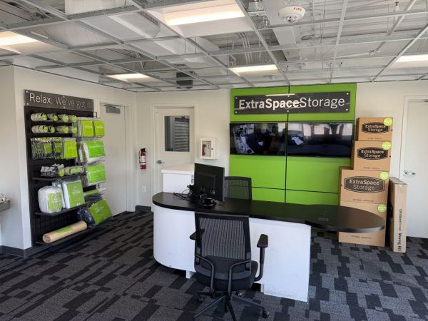 Extra Space Storage - 6063 - Glen Burnie - 8th Ave - 265 8th Avenue Northwest