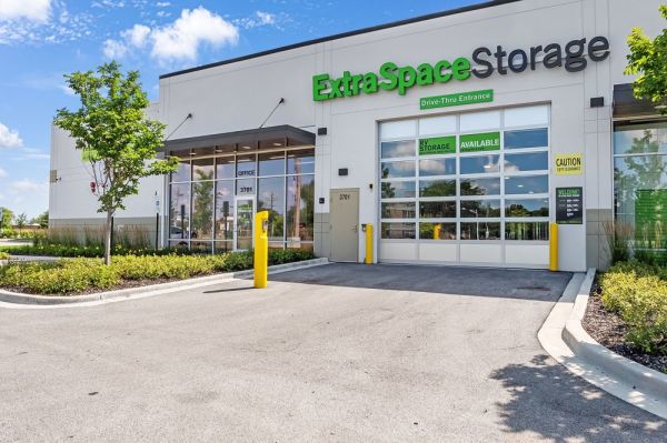 Extra Space Storage - 6067 - Glenview - W Lake Ave - 3701 West Lake Avenue