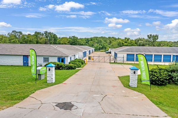 Extra Space Storage - 6091 - New Berlin - Liberty Ln - 17505 West Liberty Lane