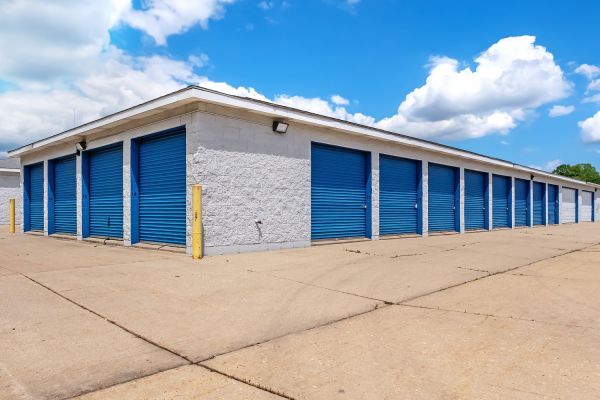 Extra Space Storage - 6091 - New Berlin - Liberty Ln - 17505 West Liberty Lane