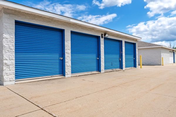 Extra Space Storage - 6091 - New Berlin - Liberty Ln - 17505 West Liberty Lane