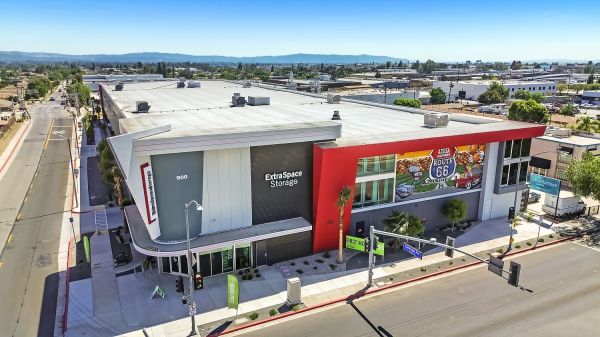 Extra Space Storage - 6120 - Azusa - Foothill Blvd - 900 West Foothill Boulevard