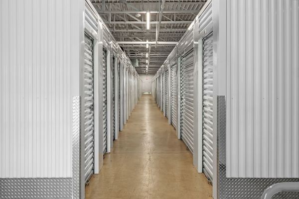 Extra Space Storage - 6135 - New Berlin - Rogers Dr - 17000 West Rogers Drive
