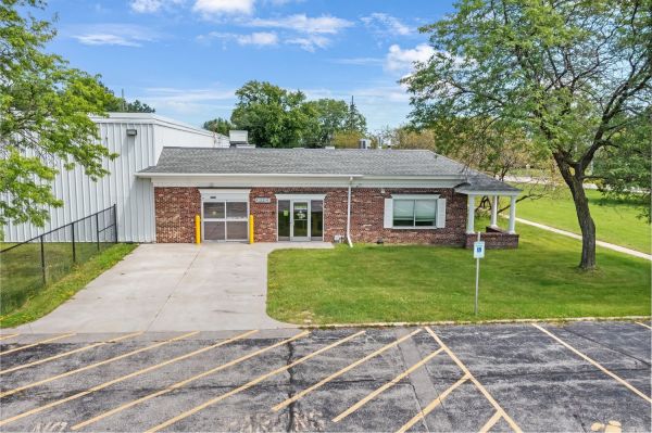 Extra Space Storage - 6135 - New Berlin - Rogers Dr - 17000 West Rogers Drive