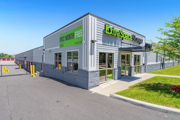 Extra Space Storage - 6162 - Middleburg - Hutton Ct - 2406 Hutton Court