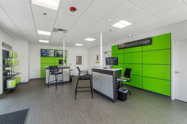 Extra Space Storage - 7214 - Chattanooga - Manufacturers Rd - 606 Manufacturers Road