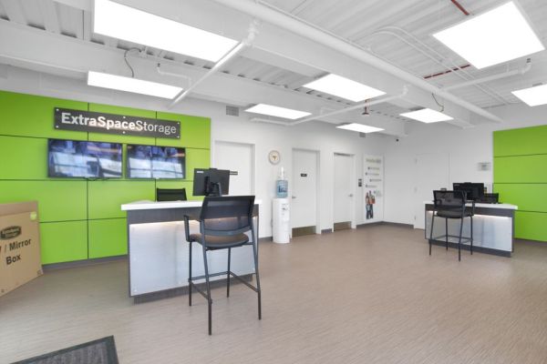 Extra Space Storage - 7287 - Nottingham - Fitch Ave - 4501 Fitch Avenue