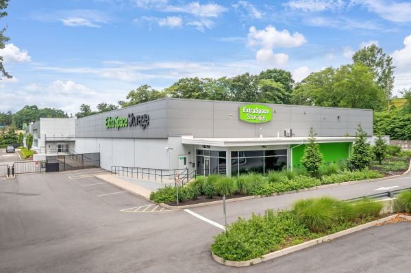 Extra Space Storage - 7371 - West Nyack - Snake Hill Rd - 100 Snake Hill Road