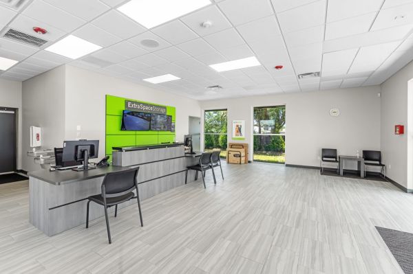 Extra Space Storage - 7424 - Sarasota - Anise Dr - 5700 Anise Drive