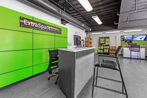 Extra Space Storage - 7441 - Santa Rosa - Streamside Dr - 4495 Streamside Drive