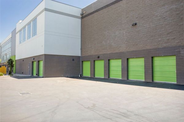 Extra Space Storage - 7470 - Lake Balboa - Woodley Ave - 6853 Woodley Avenue