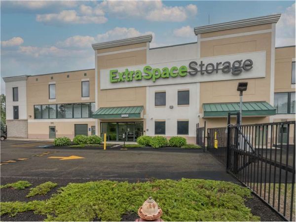 Extra Space Storage - 7496 - Avon - Ladge Dr - 100 Ladge Drive