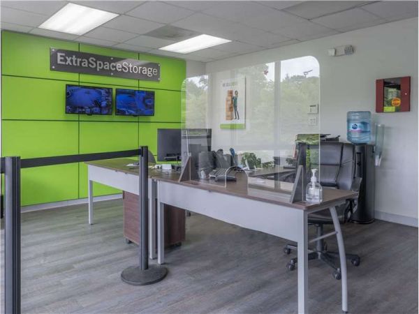 Extra Space Storage - 7496 - Avon - Ladge Dr - 100 Ladge Drive