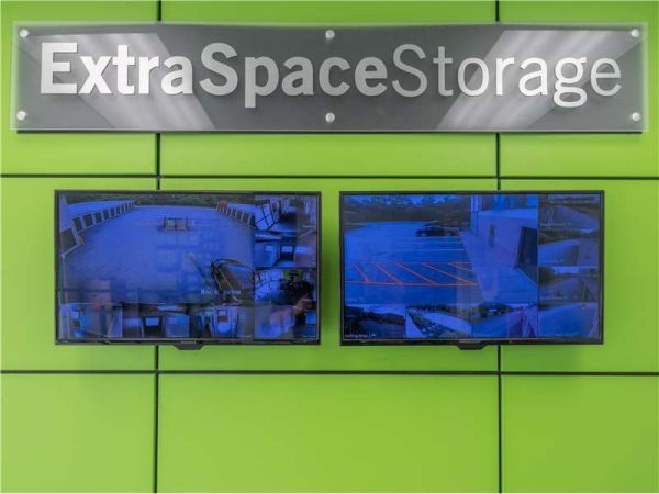 Extra Space Storage - 7496 - Avon - Ladge Dr - 100 Ladge Drive