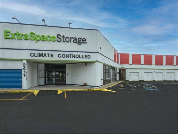Extra Space Storage - 7499 - Kingsport - Stone Dr - 2417 East Stone Drive
