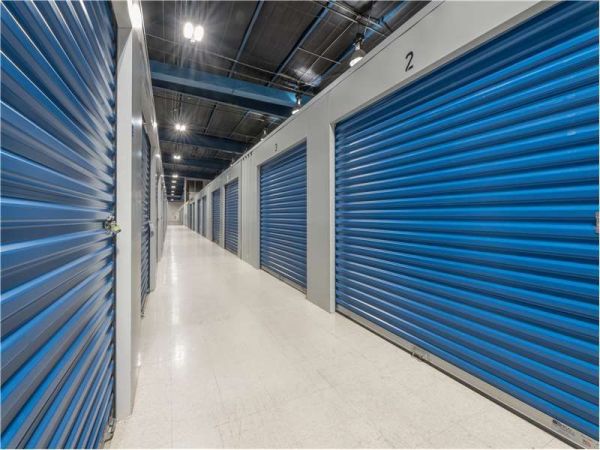 Extra Space Storage - 7499 - Kingsport - Stone Dr - 2417 East Stone Drive