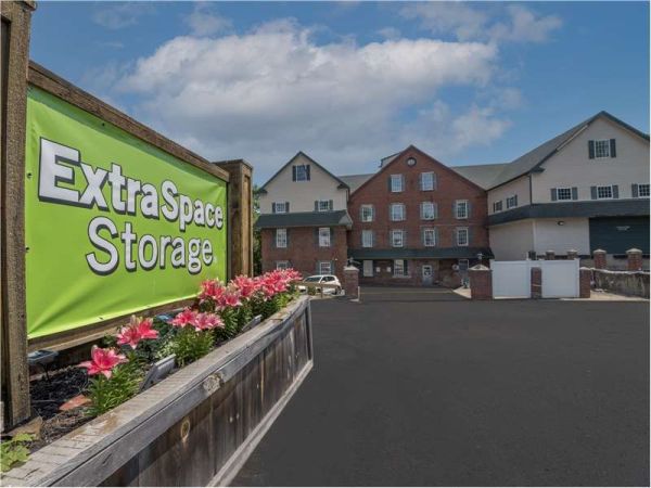 Extra Space Storage - 7525 - Saugus - Central St - 222 Central Street