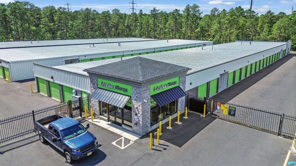 Extra Space Storage - 7528 - Whiting - Lake Rd - 2121 Lake Road