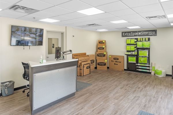 Extra Space Storage - 7531 - Brunswick - Mall Blvd - 704 Mall Boulevard