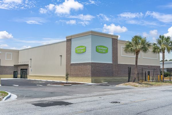 Extra Space Storage - 7531 - Brunswick - Mall Blvd - 704 Mall Boulevard