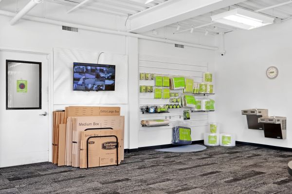Extra Space Storage - 7543 - Northvale - Livingston St - 245 Livingston Street