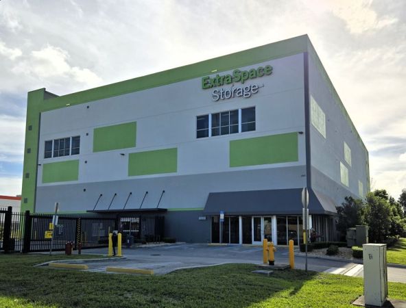 Extra Space Storage - 7574 - Miami - 137th Ave - 590 Northwest 137th Avenue