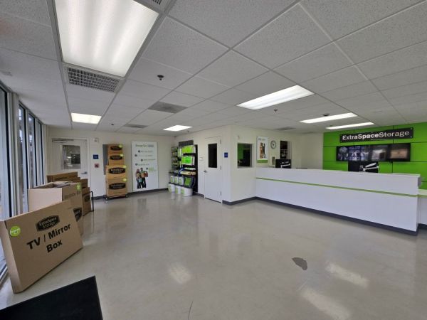 Extra Space Storage - 7574 - Miami - 137th Ave - 590 Northwest 137th Avenue