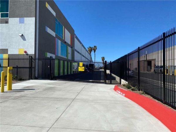 Extra Space Storage - 7626 - Van Nuys - Haskell Ave - 7855 Haskell Avenue