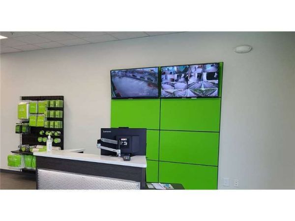 Extra Space Storage - 7626 - Van Nuys - Haskell Ave - 7855 Haskell Avenue