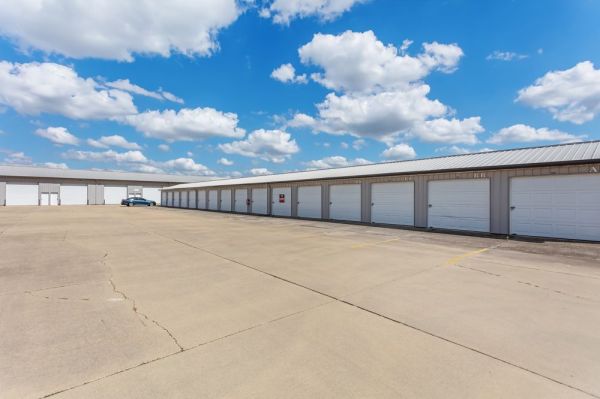 Extra Space Storage - 7647 - Champaign - Staley Rd - 606 South Staley Road