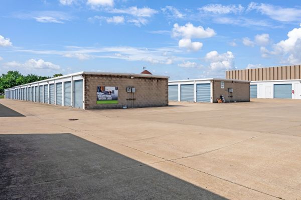 Extra Space Storage - 7649 - Champaign - Lager Drive - 2809 Lager Drive