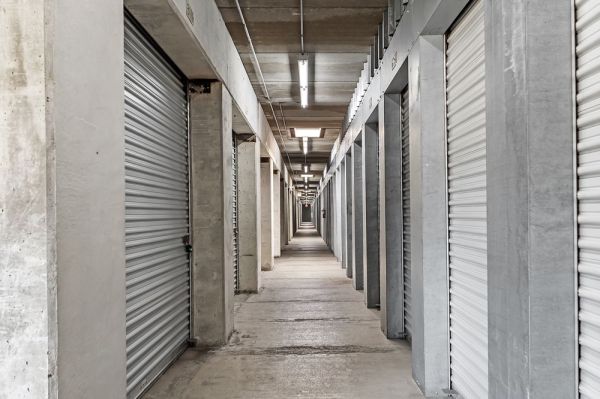 Extra Space Storage - 7650 - Arlington Heights - Hintz Rd - 2500 East Hintz Road