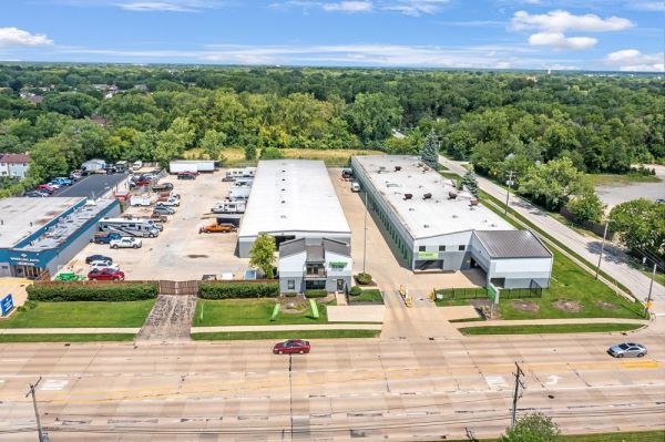 Extra Space Storage - 7650 - Arlington Heights - Hintz Rd - 2500 East Hintz Road