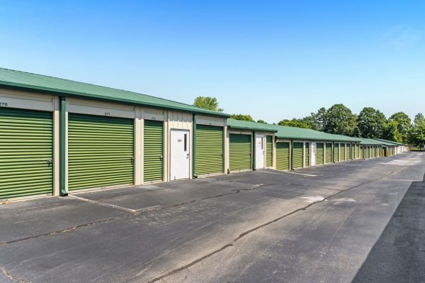 Extra Space Storage - 7658 - Winston-Salem - Clemmonsville Rd - 2589 West Clemmonsville Road