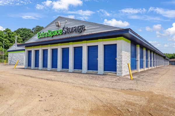 Extra Space Storage - 7660 - Madison - Ski Lane - 2520 Ski Lane