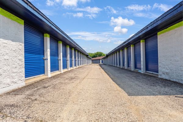 Extra Space Storage - 7660 - Madison - Ski Lane - 2520 Ski Lane