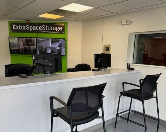 Extra Space Storage - 7672 - North Brunswick - Adams Lane - 820 Adams Lane