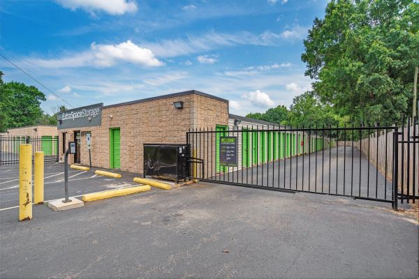 Extra Space Storage - 7689 - Ashland - Kings Acres Rd St - Annex - 10361 Kings Acres Road