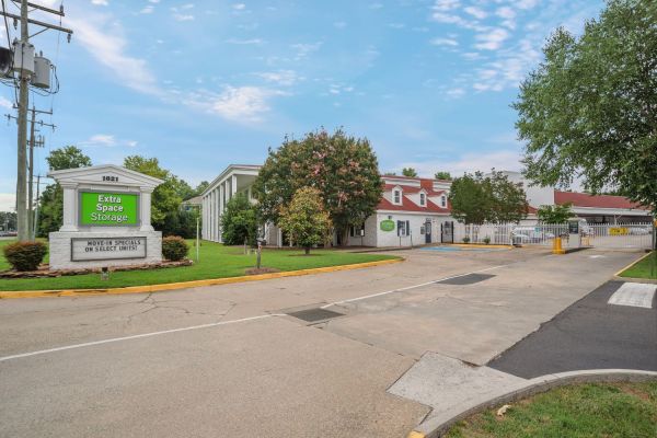 Extra Space Storage - 7692 - Midlothian - Huguenot Road - 1621 Huguenot Road