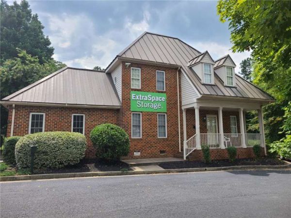 Extra Space Storage - 7693 - Richmond - Parham Rd - 2701 East Parham Road
