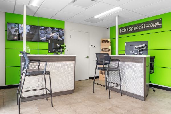 Extra Space Storage - 7715 - Joliet - Essington Rd - 2100 Essington Road