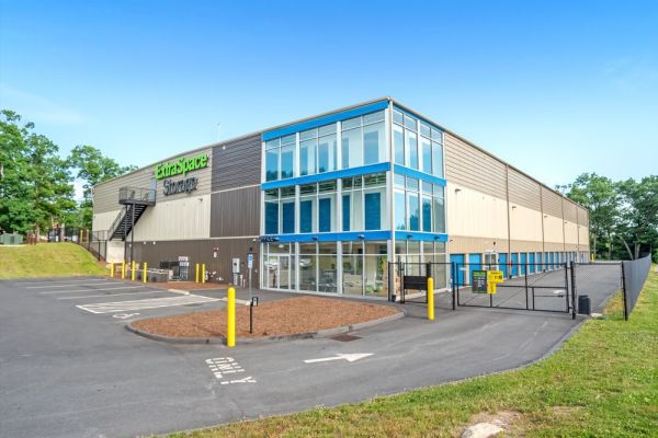 Extra Space Storage - 7716 - North Attleboro - John L Dietsch Square - 25 John L Dietsch Square
