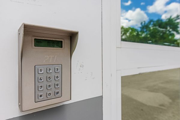 Extra Space Storage - 7732 - Royal Palm Beach - Fox Trail Rd - 10200 Fox Trail Road South