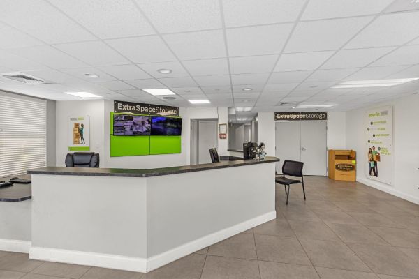Extra Space Storage - 7732 - Royal Palm Beach - Fox Trail Rd - 10200 Fox Trail Road South